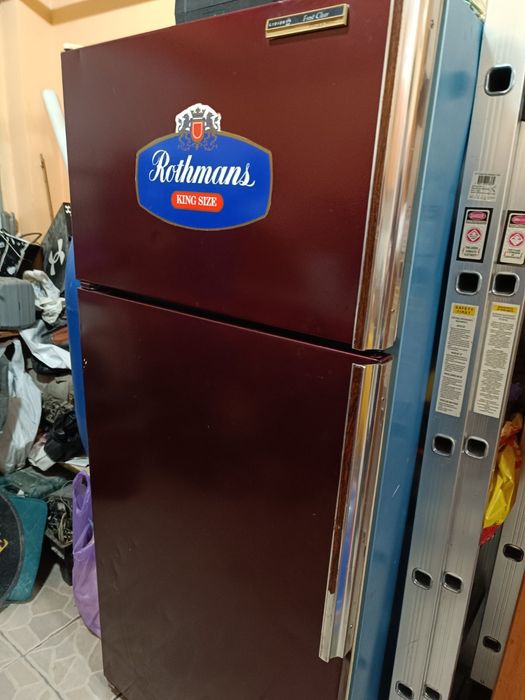 Продавам Хладилник с фризер  GIBSON