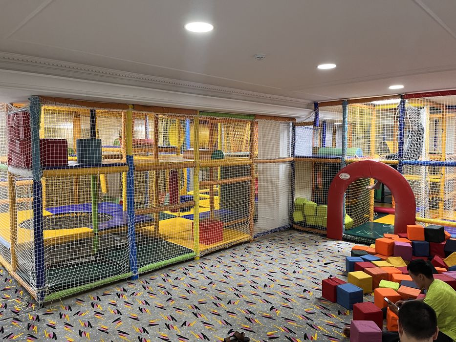 Продается большая игровая зона