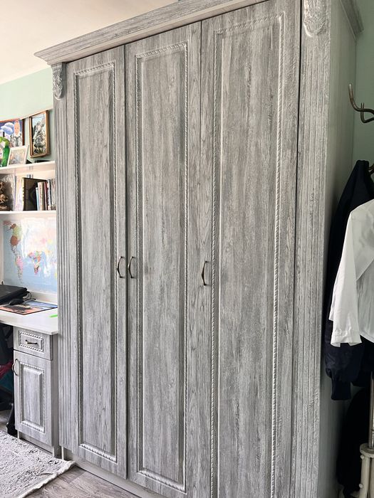 Продам шкаф и рабочий стол