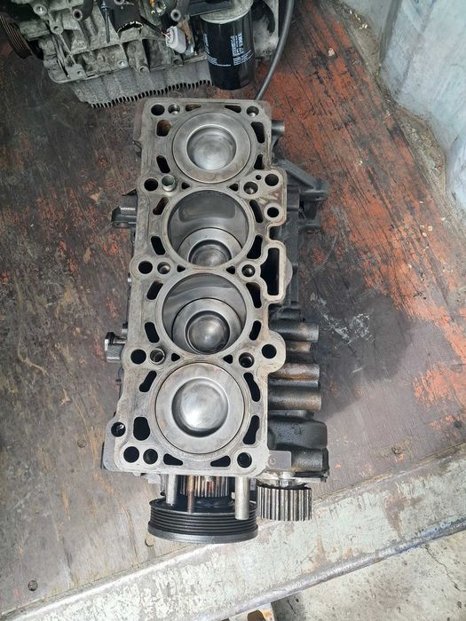 Bloc motor ambielat Vw Caddy 4 2.0 TDI Tip motor CFH an 2010 - 2016 Vw Golf 5 Seat Leon