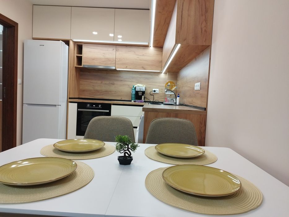 Дава се под наем Двустаен апартамент в Варна, Възраждане 1 - 75 кв.м за 612 € - Снимка #2