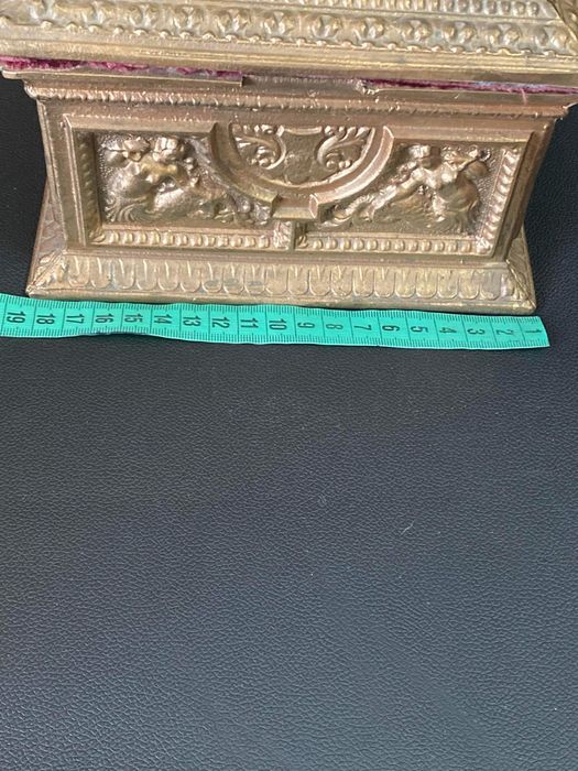 Cutie artdeco din bronz