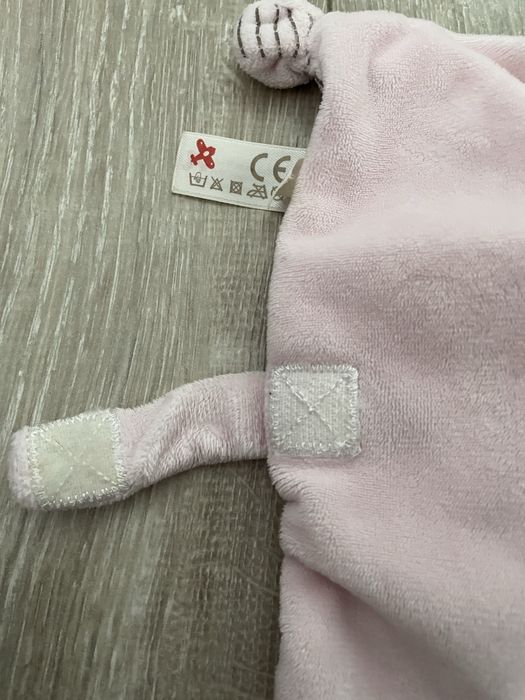 Păturică pentru somn cu iepuras de pluș