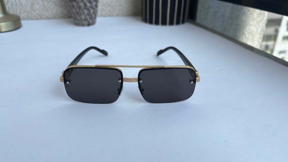 Ochelari de soare Retro Dreptunghiulari - Rama aurie Lentile Negre