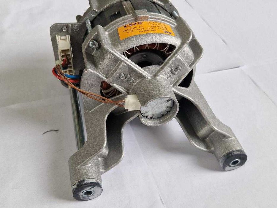 Мотор пералня Ariston AMD129EU 17500 RPM ACC 20585.108