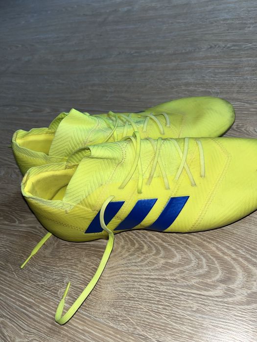 Бутонки адидас първа класа