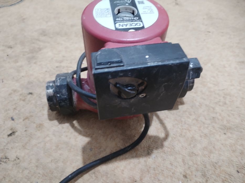 Насос водиной в рабочем состоянии