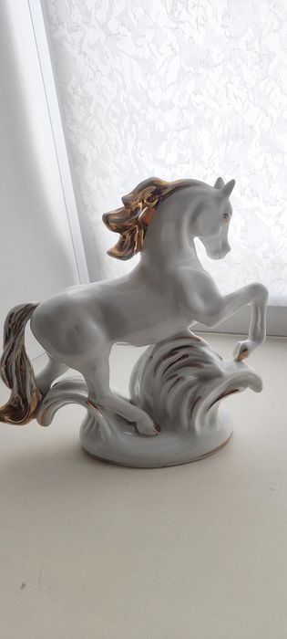 Фарфоровый конь ЛФЗ