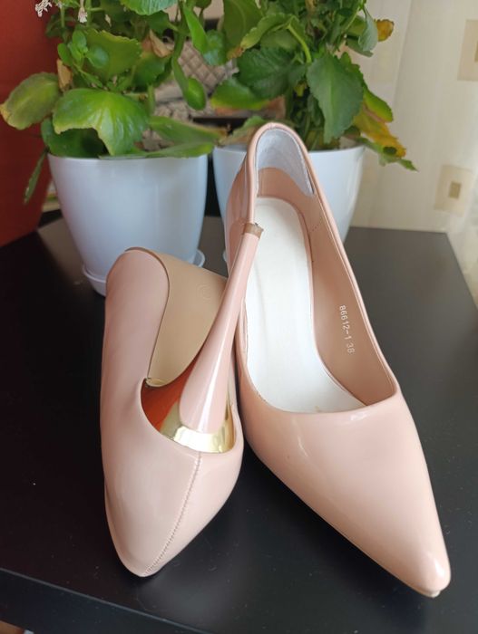 Обувки на ток, лак, 38 размер