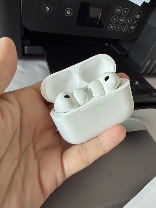 AirPods Pro 3 новые еще месяца нет