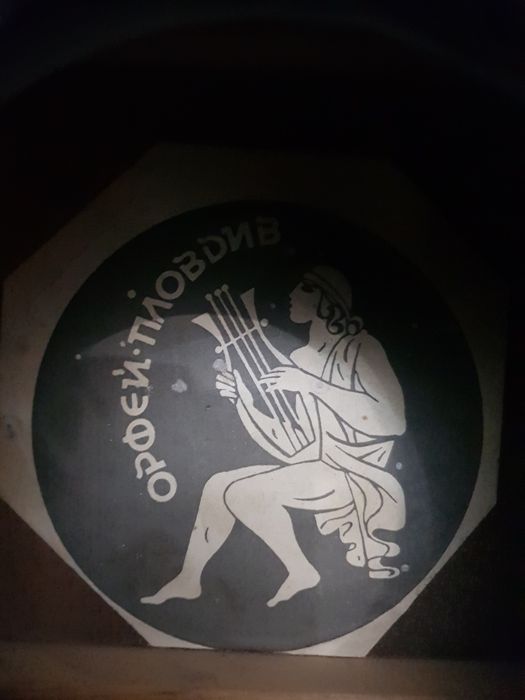 Продам акустическую гитару ORFEUS