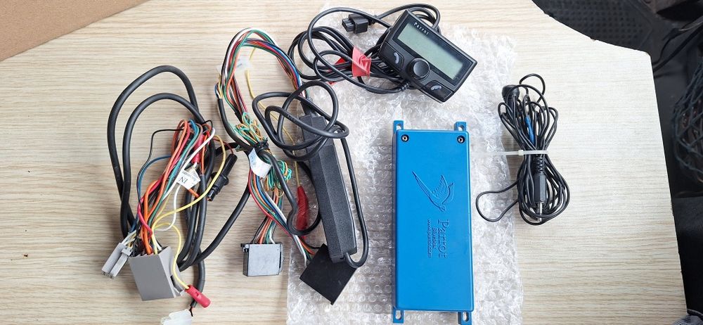 Parrot  ck3100 Хендсфриза автомобил