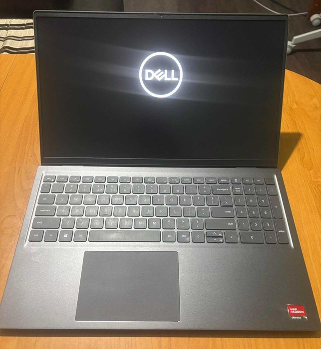 Dell Vostro 15 5515 / AMD Ryzen 5 5500U / 32GB / 256GB SSD NVMe / 15,6-инча