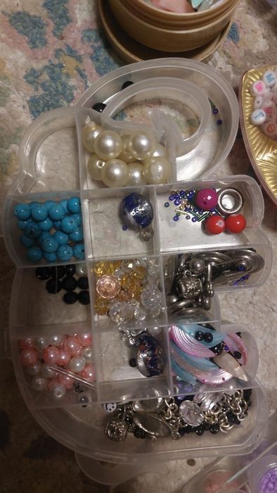 Продам набор бисера .