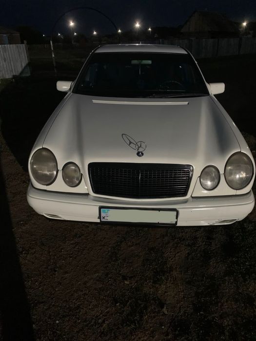 Продается Mercedes E-230