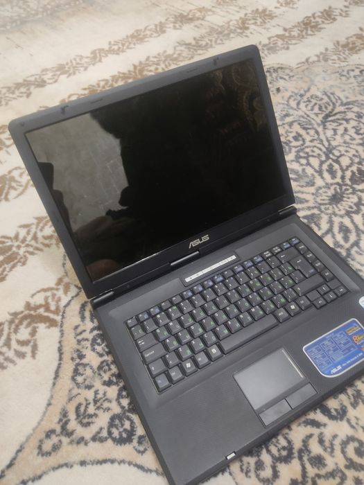 Noutbuk asus srochno sotiladi