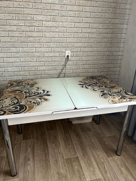 Продам стол в отличном состоянии