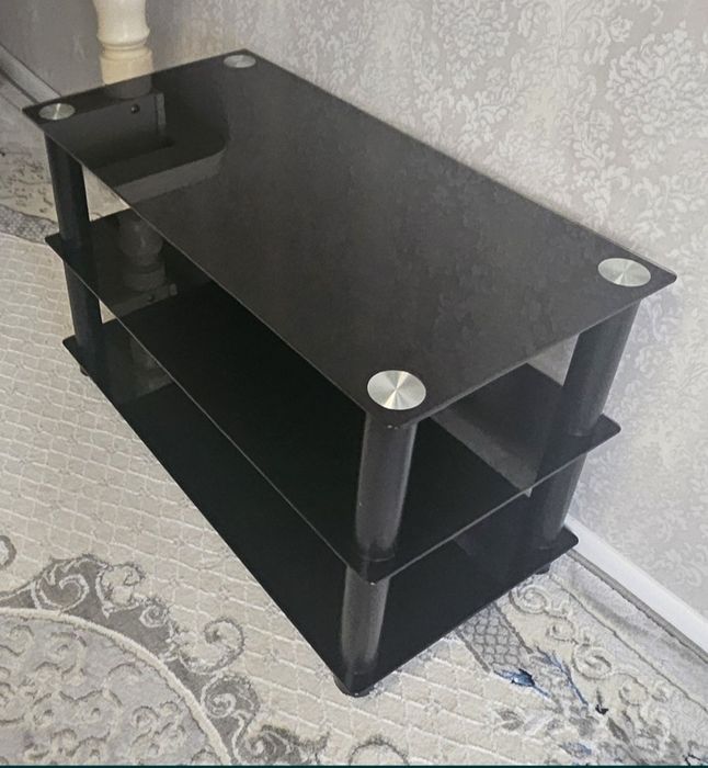 Тумба под ТВ стеклянная