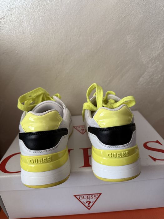 Маратонки / обувки guess