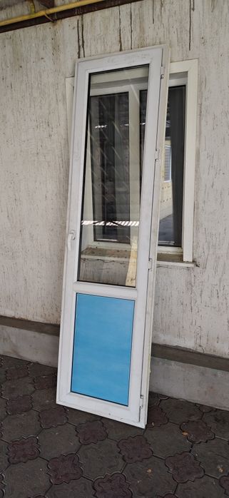 Дверь пластик 65/240