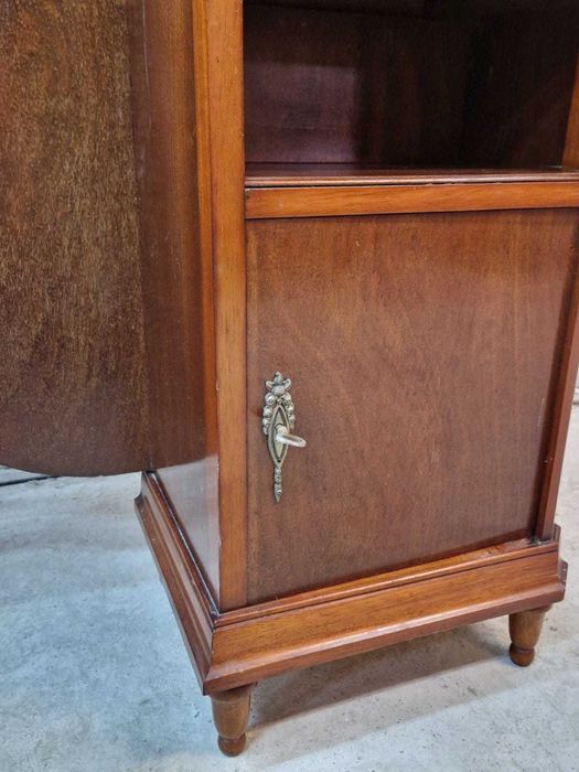 Тоалетка с овално огледало и мрамор - френски Арт Деко шик