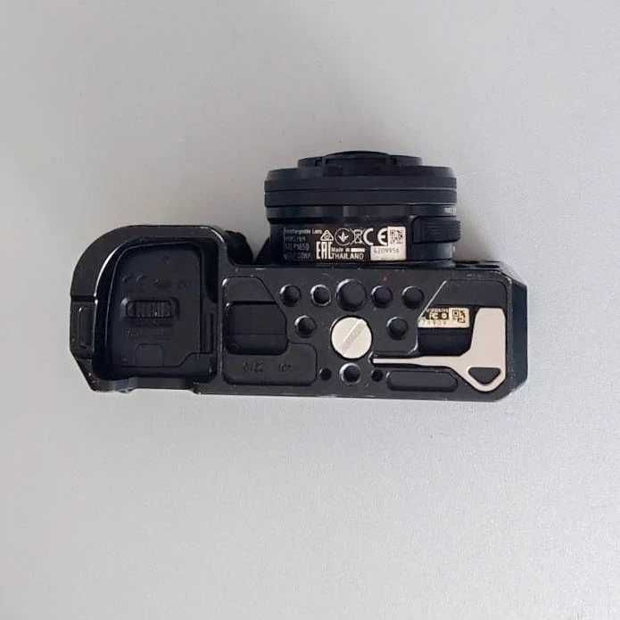 Sony A6300 (cu cage si obiectiv)
