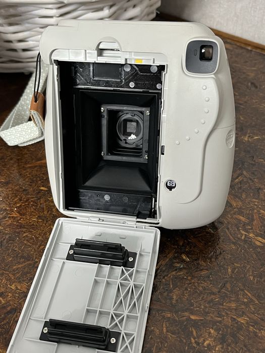 Продаю инстакс мини 9