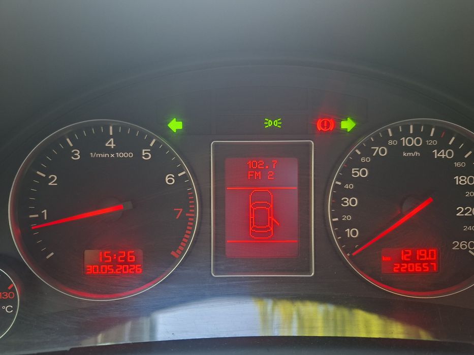 Audi A4 an 2004 2.0 benzină