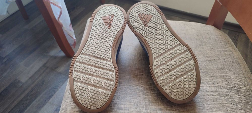 Детски маратонки ADIDAS номер 35