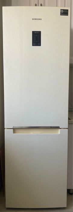 *Продам холодильник Samsung RB33J3200EF