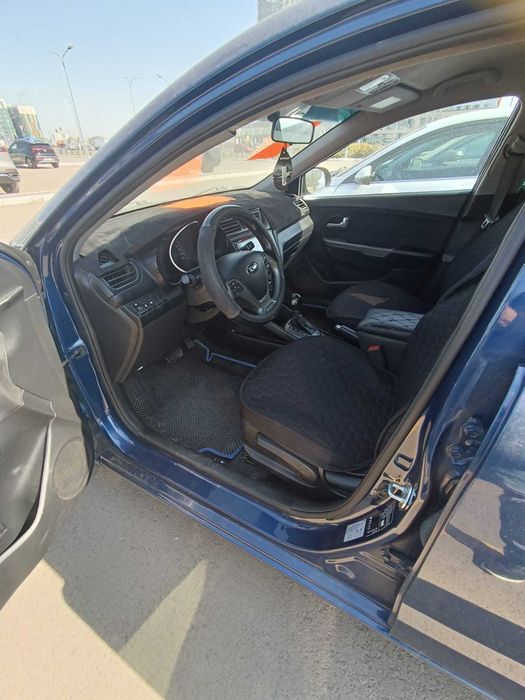 Kia Rio  2015 г седан ОТС.