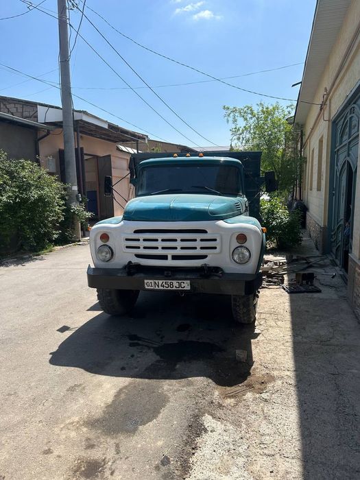 Полный покрашены самосвал ЗИЛ 1984год