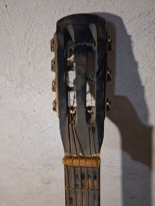 Гитара 7 струнная 400000 сум Смотреть и другие объявления