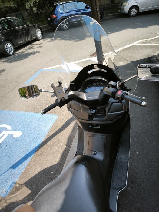 Schimb/Vand Suzuki burgman 250 CC/ 2002 / 35.000 km în creștere.