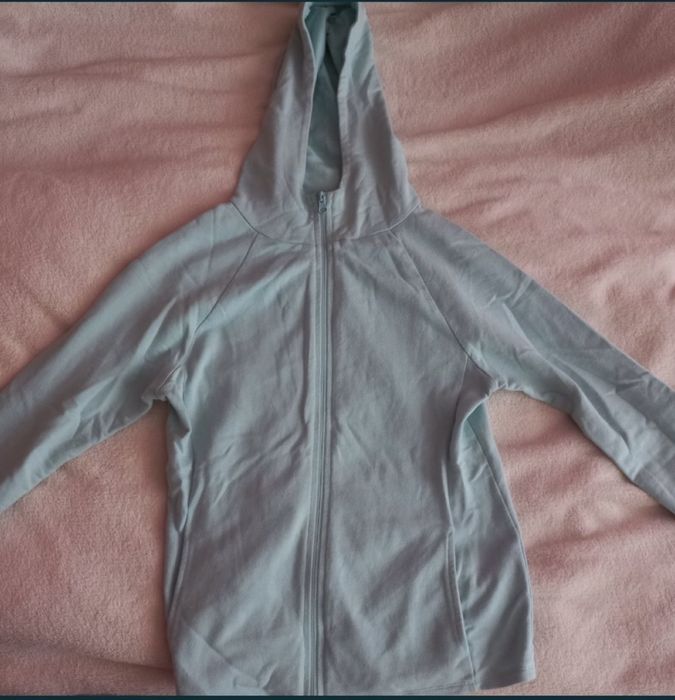 Дамски суитшърти и худита: H&M, Zara, Crop, Sinsay