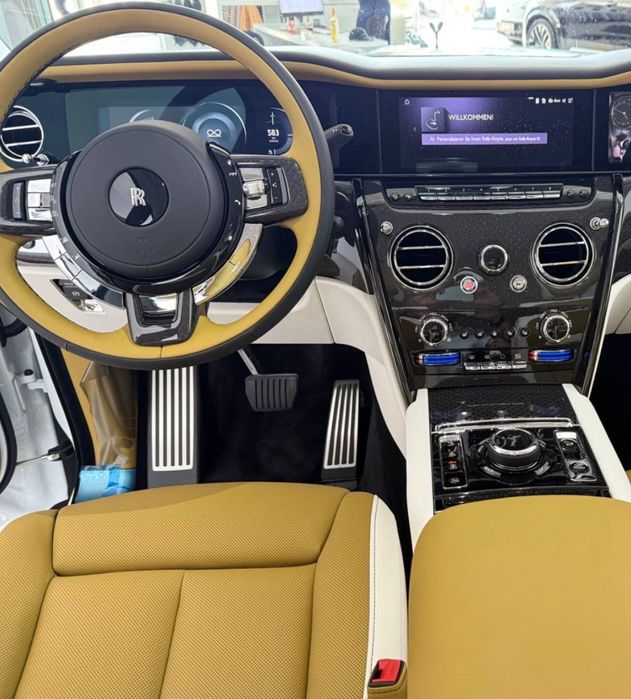 Rolls Royce Cullinan Black Badge White MY2026