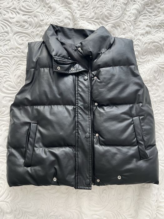 Продам жилетку безрукавку