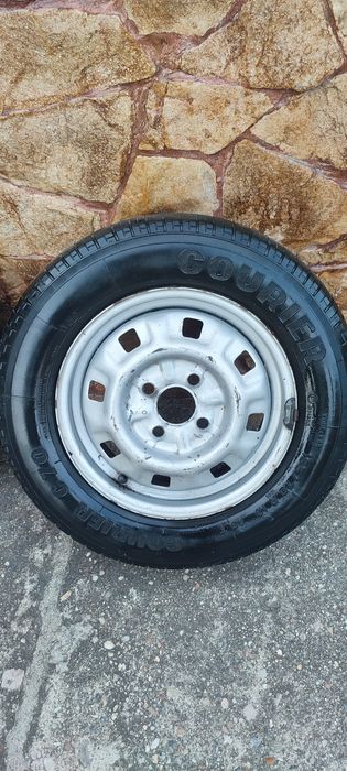 Rezervă Audi și jantă remorcuță