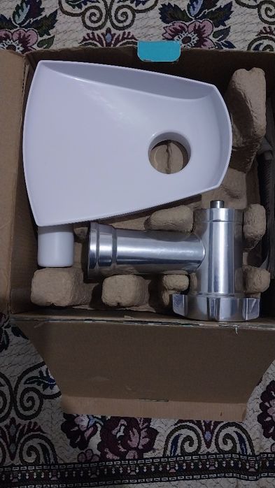 Продам мясорубку Scarlett