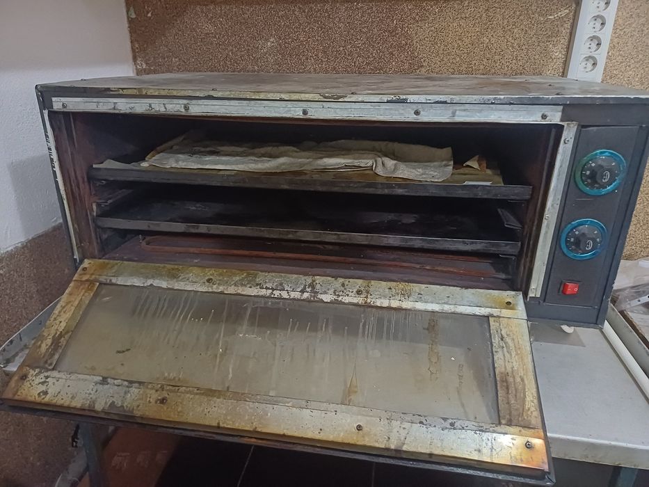 Духовка продается