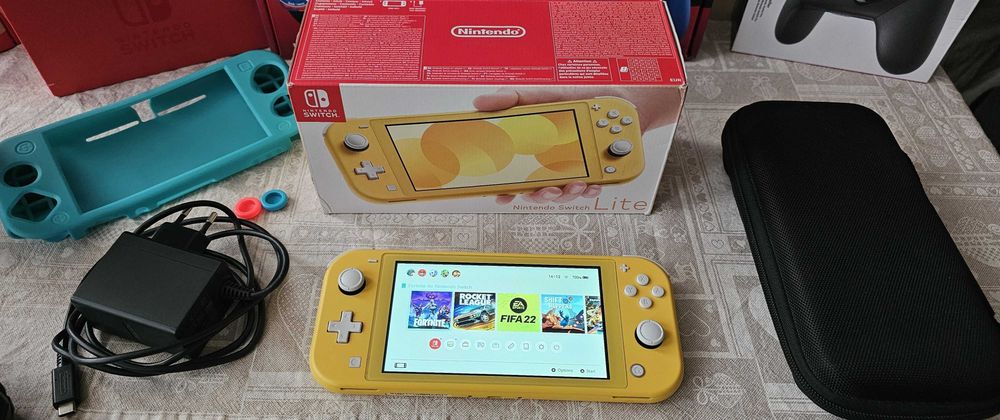Nintendo Switch Lite Yellow 32 GB + 128GB карта