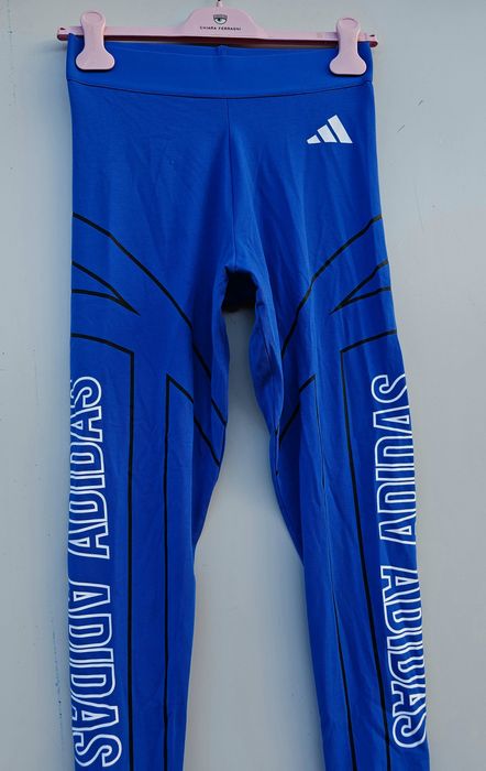 Adidas оригинален дамски клин нов М размер