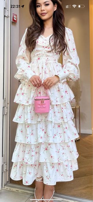 Женское нежное платье