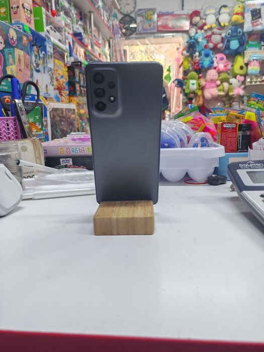 Telefon sotiladi Samsung A73 8x256