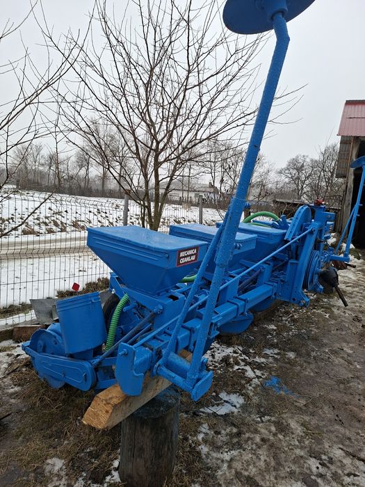 Vând semănătoare SPC6