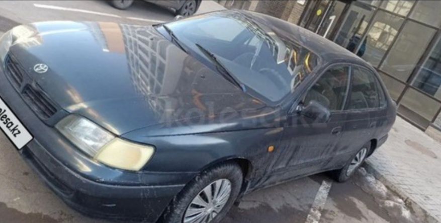 Продам Тойота карина е