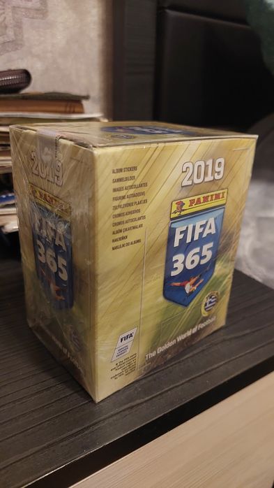 FIFA 2019 PANINI новый, запечатанный бокс наклеек + новый альбом