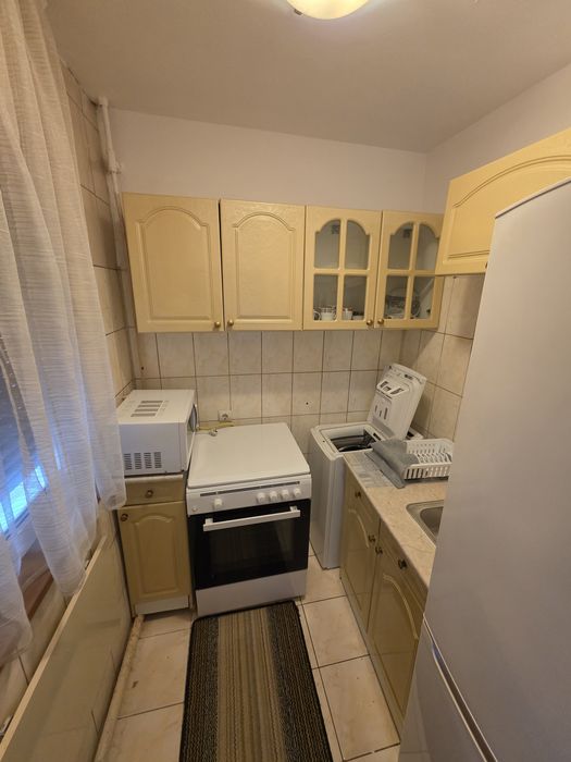 Inchiriez apartament