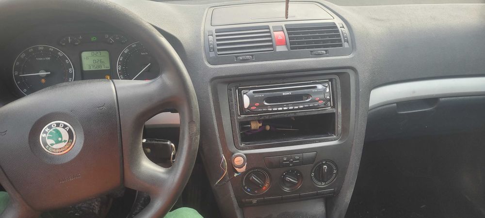 Vand skoda octavia in stare foarte buna