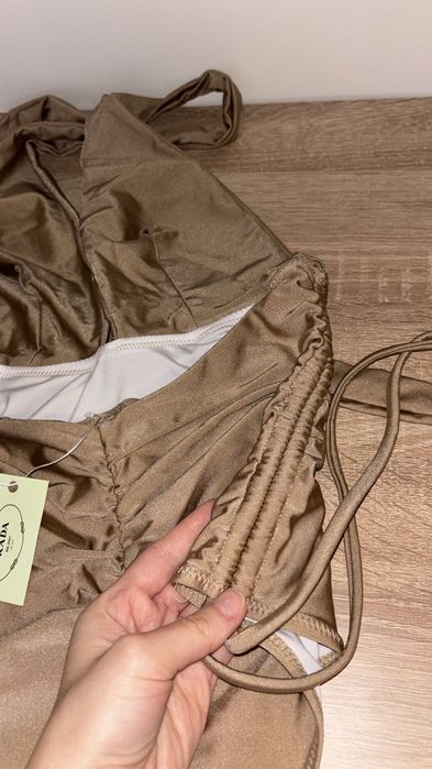 Accesoriu nou nou - costum de baie P rada bej sidefat